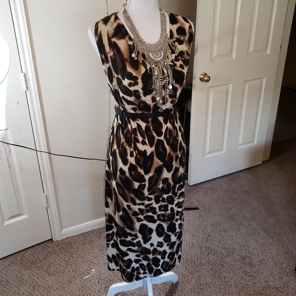 Flattering mid-lenght animal print dress size 16 - Picture 1 of 3